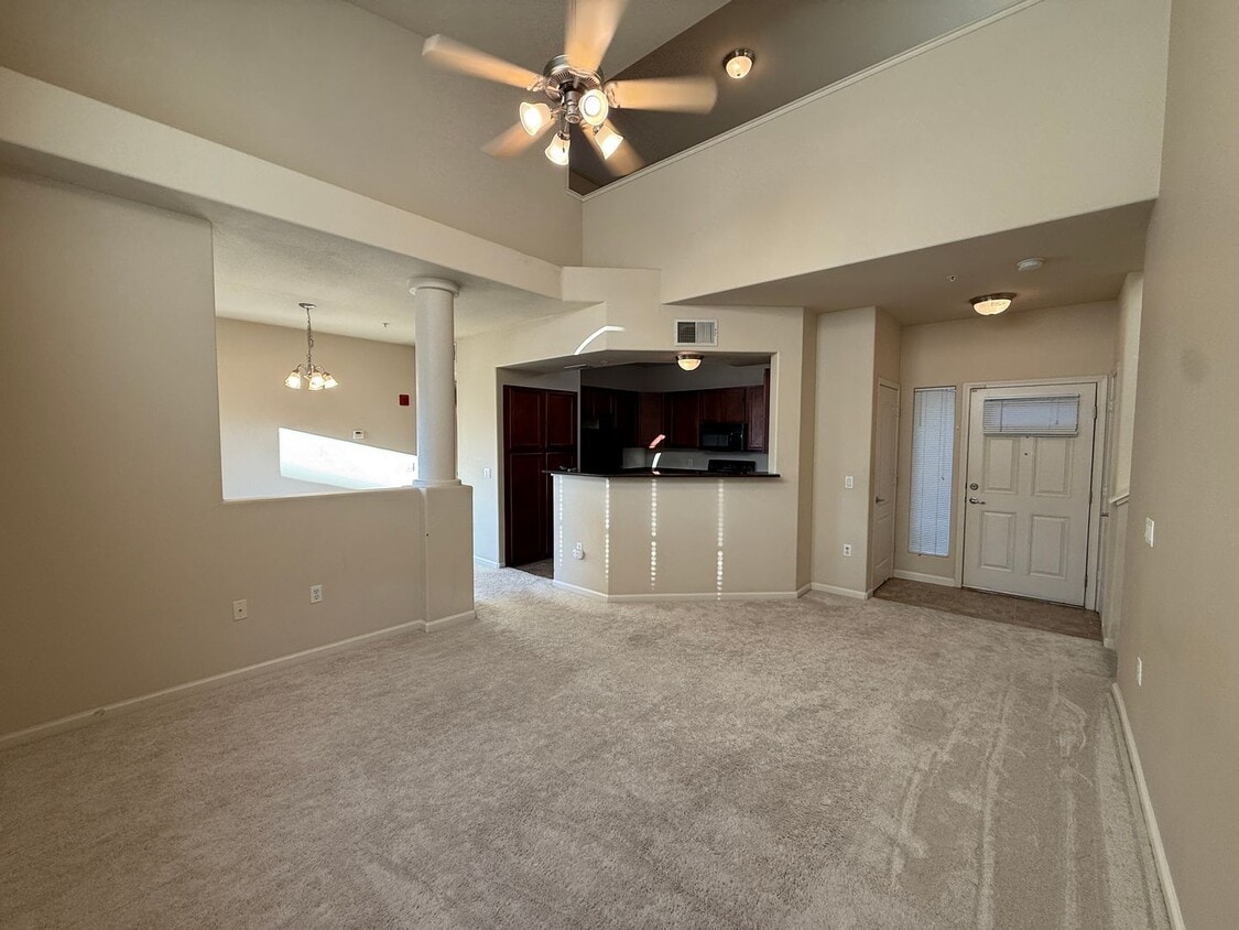Sophisticated Charm in Natomas w/ $300 off 1st Month of Rent - Sophisticated Charm in Natomas w/ $300 off 1st Month of Rent