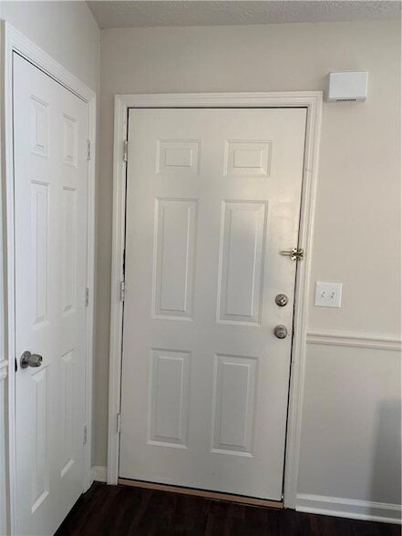 Foto del edificio - 160 Bentley Pkwy