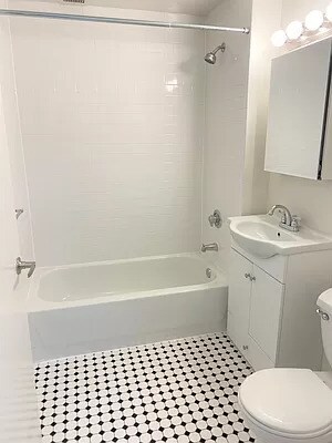 Building Photo - 257 W 97th St
