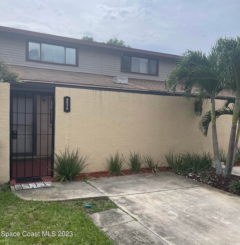 Foto principal - 8056 Sunset Ct