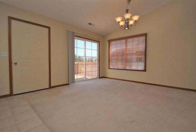 Foto del edificio - 10152 Monarch Rd UNIT A, Roscoe, IL 61073