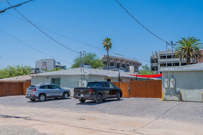 Foto del edificio - 332-334 N Warren Ave