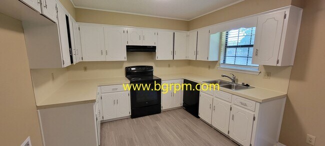 Foto del edificio - 3 BD. 2 BA. home in Cabot.