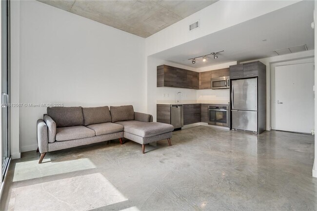 Foto del edificio - 151 SE 1st St