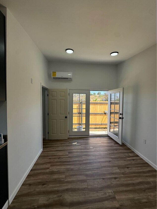 Foto principal - 268 Meadowbrook Dr