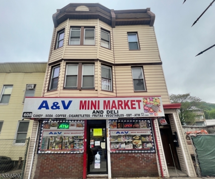 Primary Photo - 608 Main St
