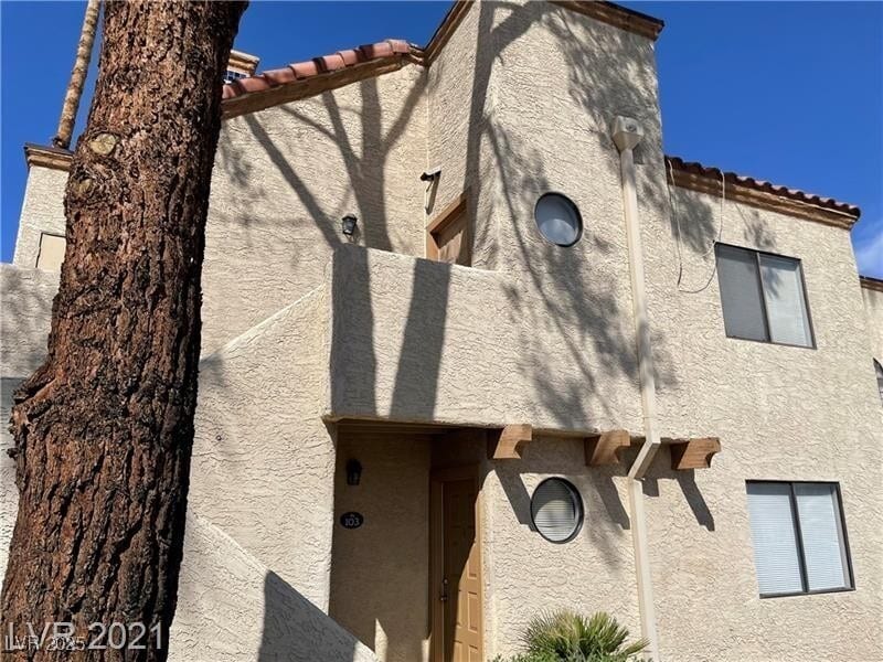 Foto principal - 2964 Juniper Hills Blvd