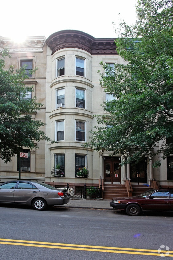 Building Photo - 271 6th Ave