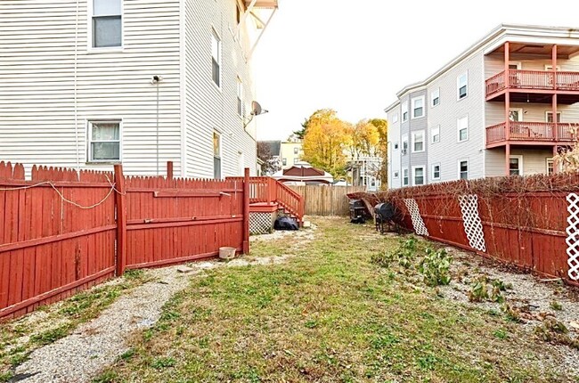 Building Photo - 38 Oneida St
