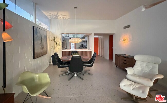 Foto del edificio - 2324 Skyview Dr