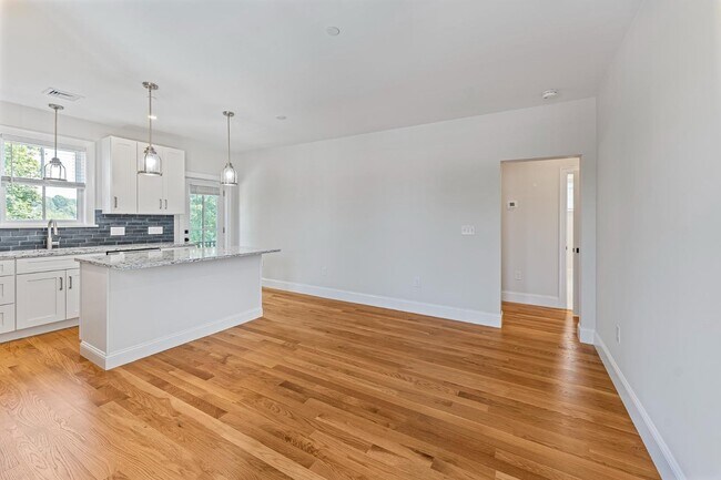 Building Photo - 48-50 Water st - Unit 2