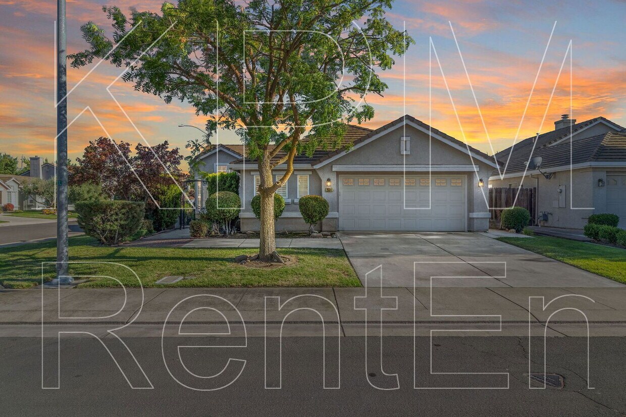 Primary Photo - 2554 Douglas Fir Dr