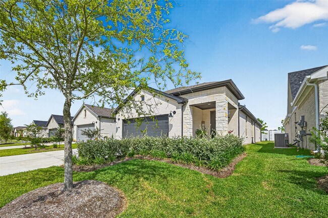 Foto del edificio - 8047 Prospect Dr