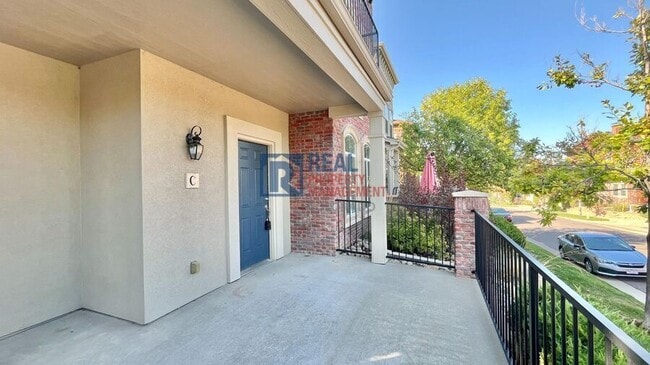 Building Photo - 9565 Elmhurst Ln