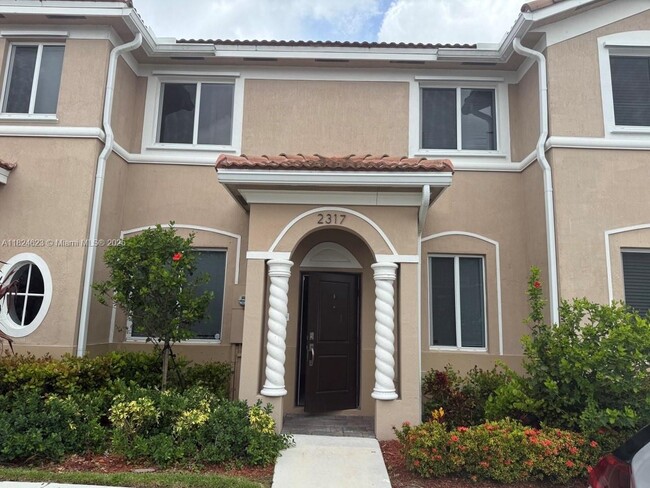 Photo - 2317 SE 10th St Townhome