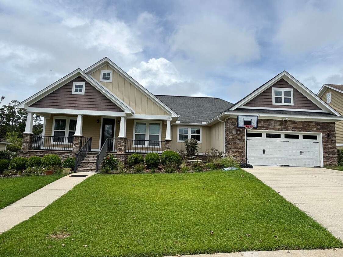 Primary Photo - Charming 3-Bedroom Home in Southwood – Spa...