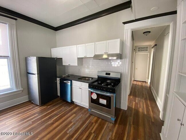 Foto del edificio - 1356 Union St