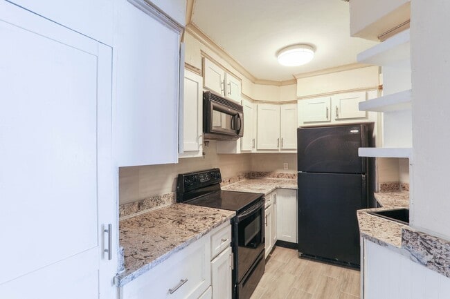 Building Photo - 3655 Atrium Dr