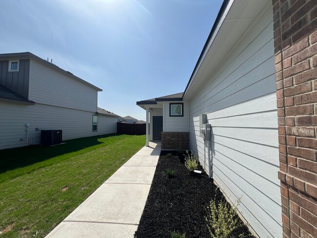 Building Photo - Gorgeous Single Story 3/2- Hannah Heights-...