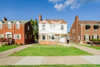 Building Photo - 5766 3 Mile Dr