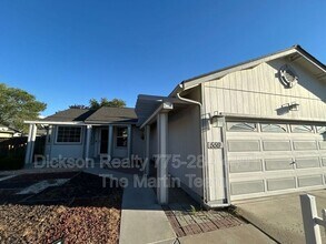 Building Photo - 559 Nader Wy