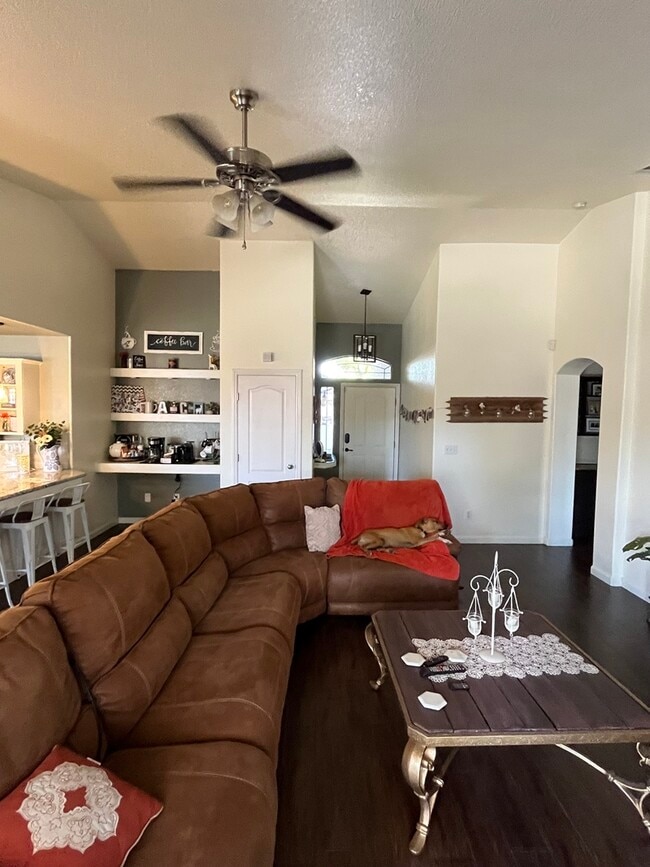 Building Photo - 2087 Saratoga Pl