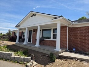 Building Photo - 3510 W Plumb Ln
