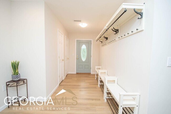 Building Photo - 407 Doubletrace Ln
