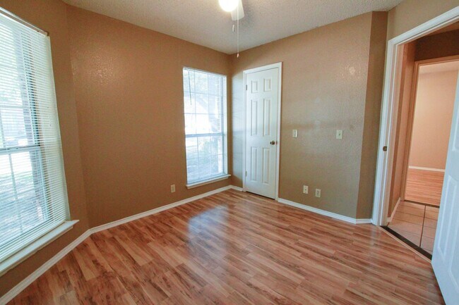 Foto del edificio - 3 Bedroom, 2 Bath Home in Pflugerville