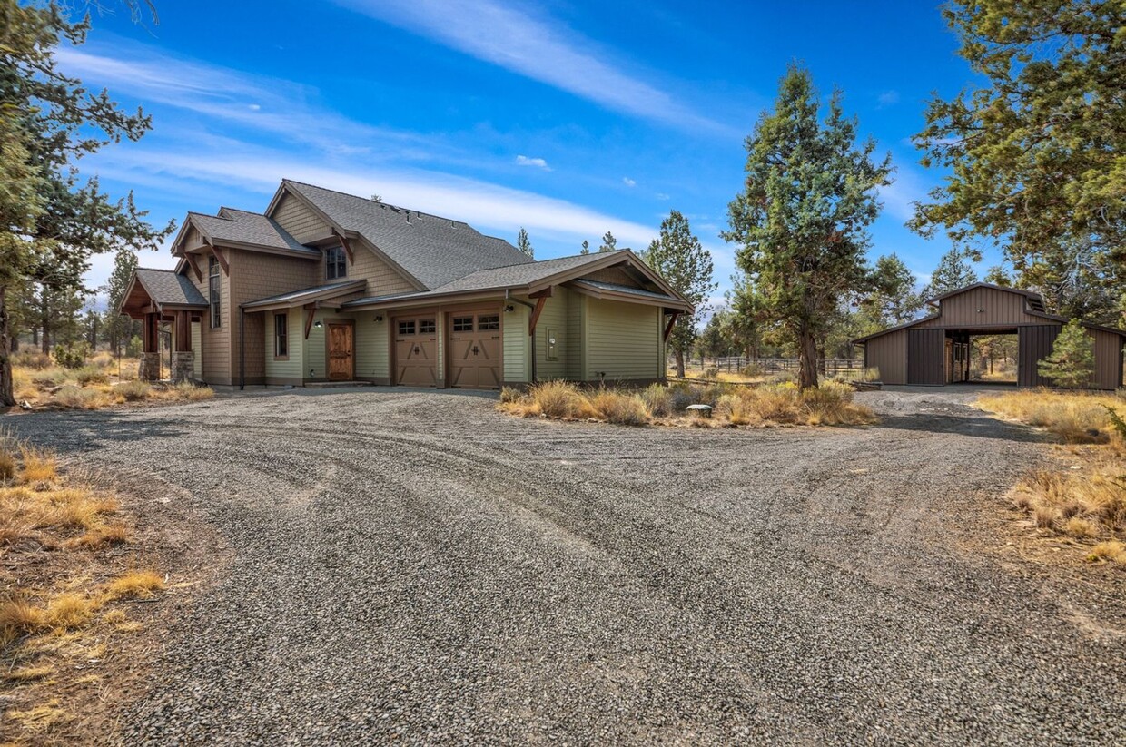 Foto principal - 3 Bed 2 Bath Horse Property-Stables-Coral-...