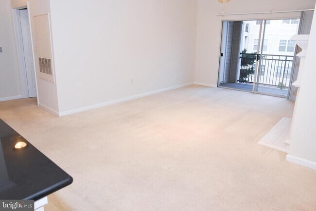 Building Photo - 12949 Centre Park Cir