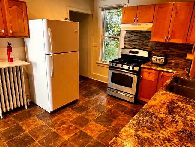 Building Photo - 816 Myrtle Ave