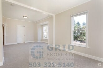 Building Photo - 10823 SE Schiller St