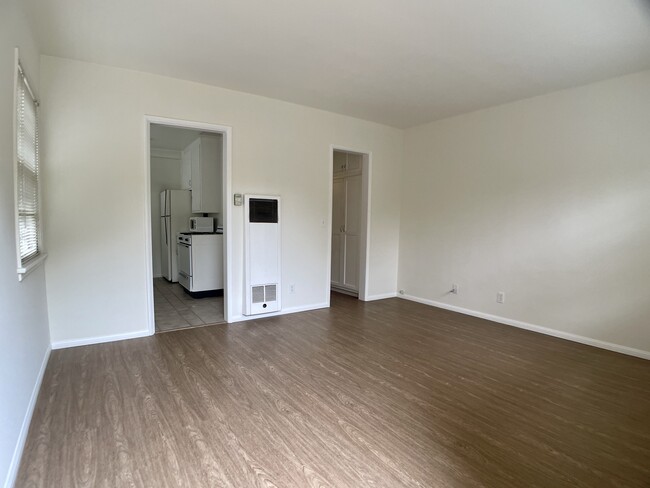 Main Room - 1008 Euclid St