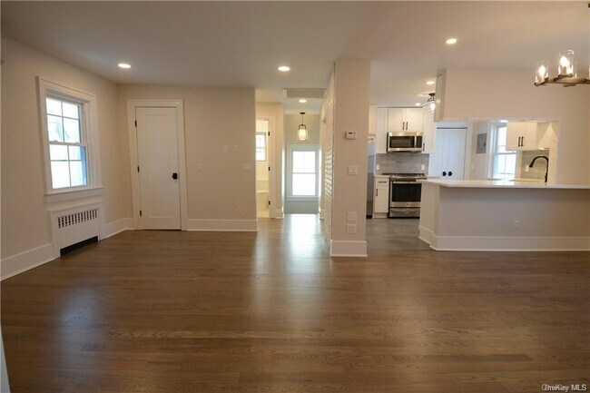 Building Photo - 137 Hillside Pl