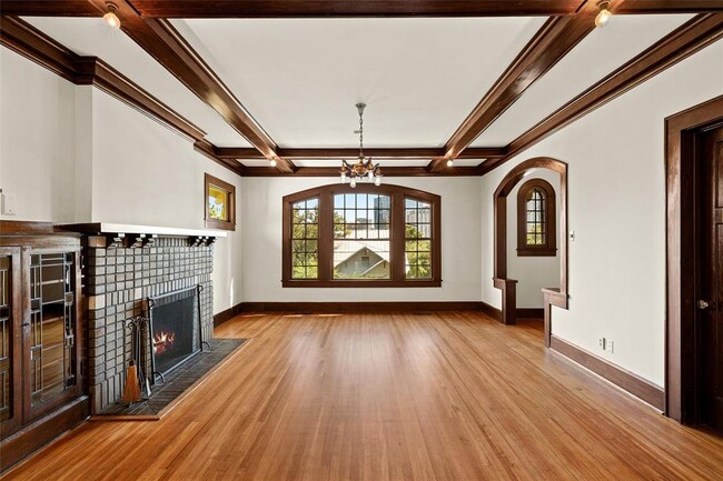 Foto del edificio - 702 Baylor St