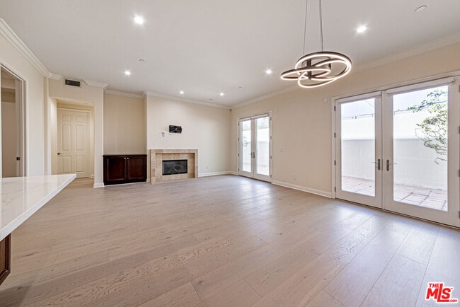 Building Photo - 143 N Arnaz Dr