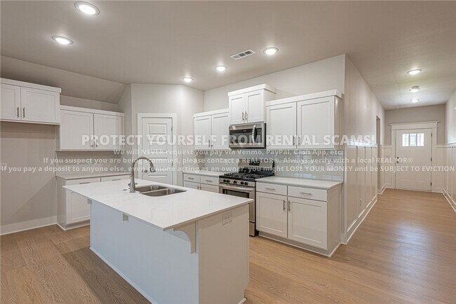 Building Photo - 617 Wagon Wheel Ave