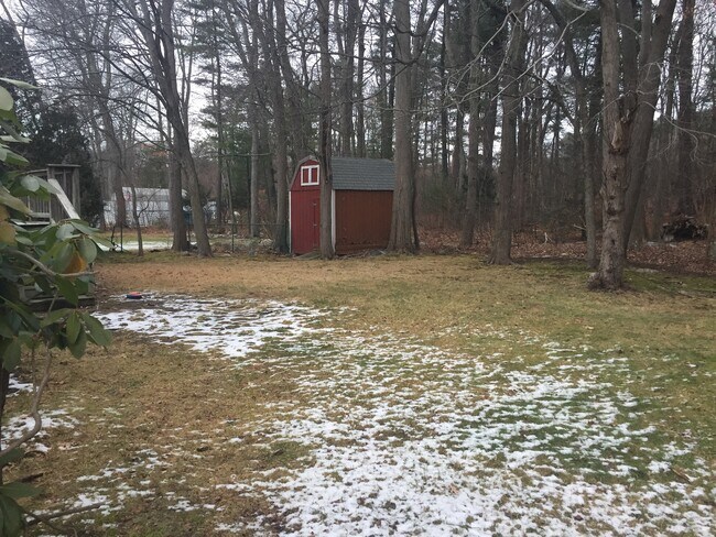 Patio interior - 23 Sandy Brook Rd