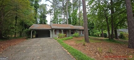Building Photo - 3937 Woodland Cir SE