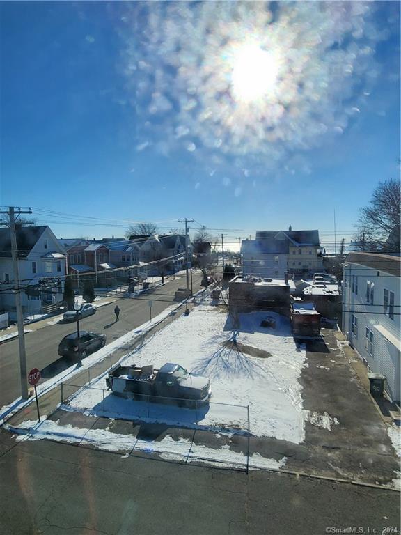 Building Photo - 147 Newfield Ave