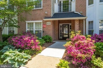 Building Photo - 4132 Fountainside Ln