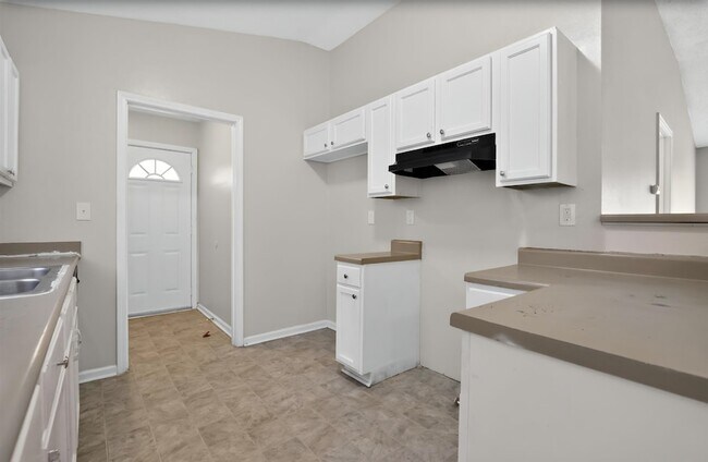 Foto del edificio - 4393 Bishop Hills Dr