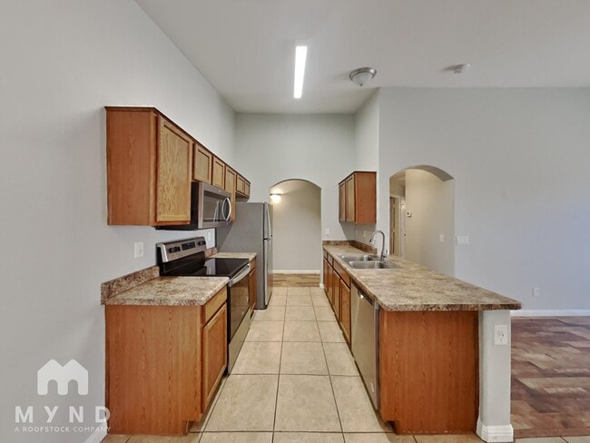 Building Photo - 40768 W Sanders Way