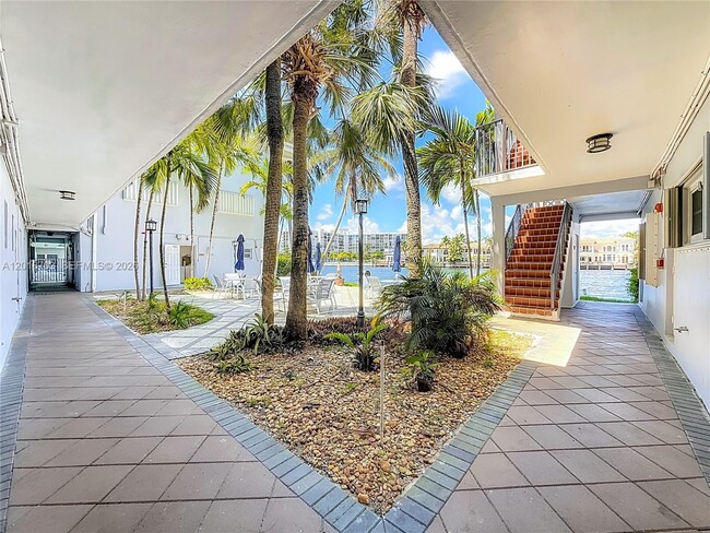 Foto del edificio - 2600 S Ocean Dr