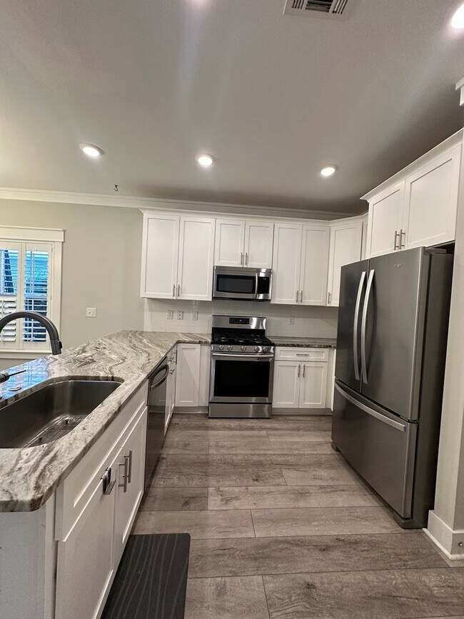 Foto del edificio - Gorgeous newer 2-Story, 4 bedroom Home in ...