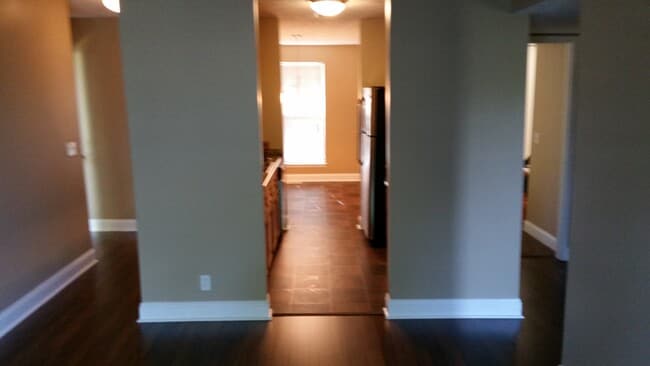 Building Photo - 409 Rachels Ct W