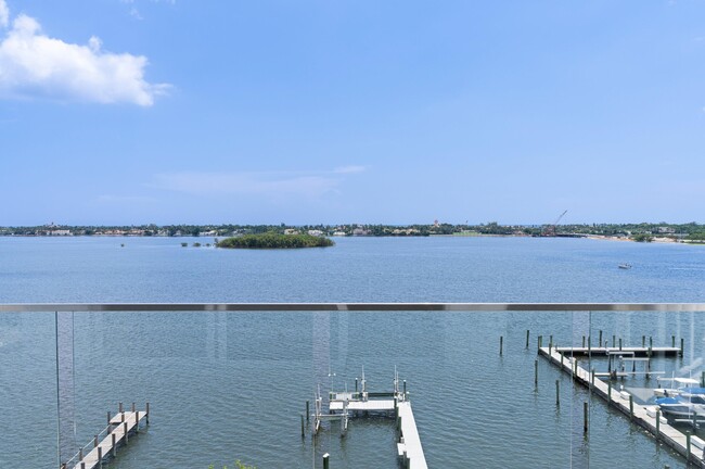 Building Photo - 3611 S Flagler Dr
