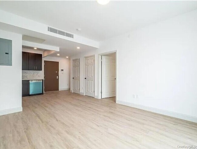 Foto del edificio - 88-56 162nd St