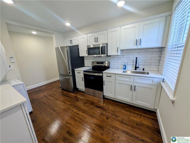 Foto del edificio - 1111 Catasauqua Rd